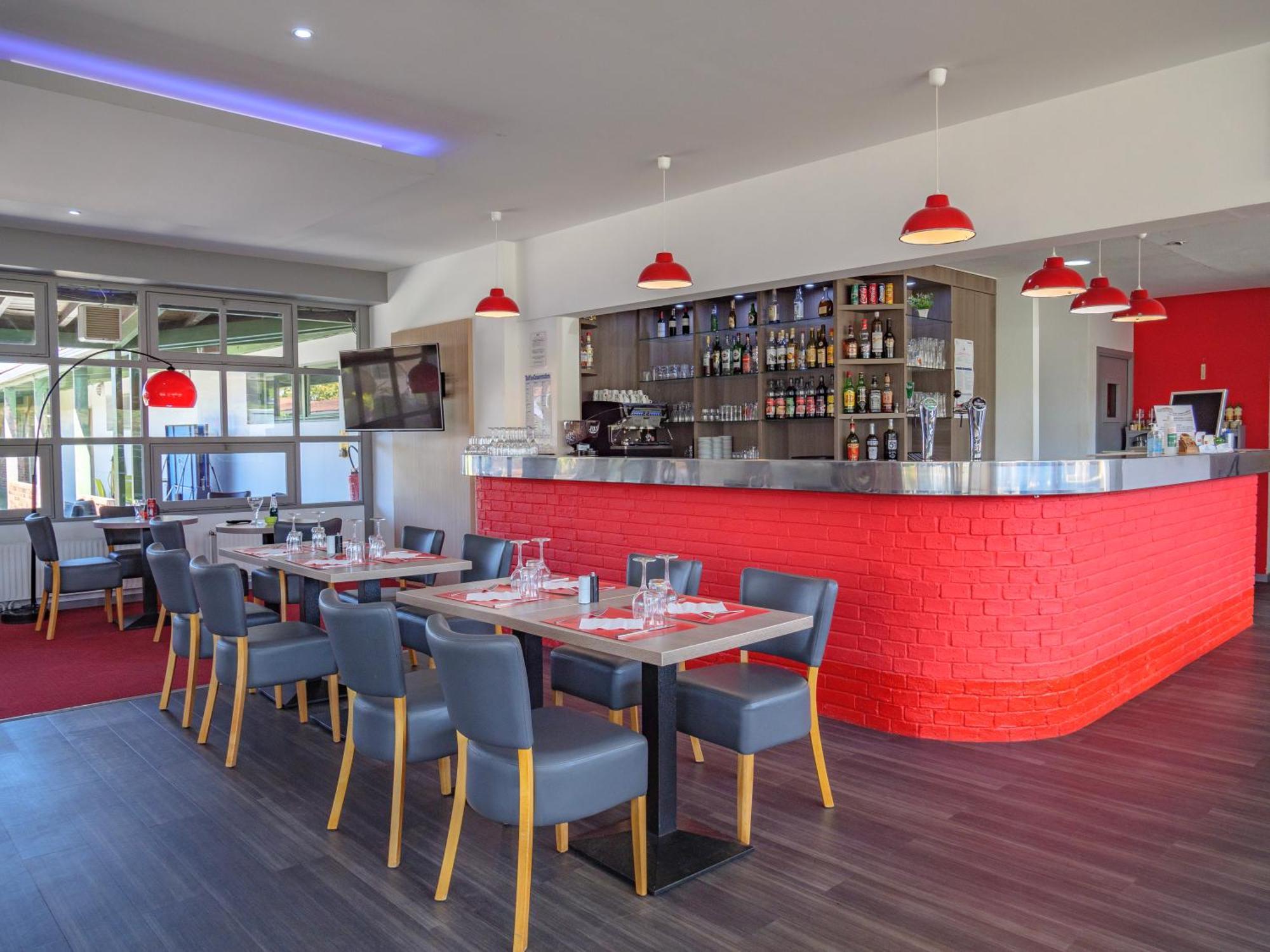 Hotel Restaurant Les Jardins D'Épône Eksteriør billede