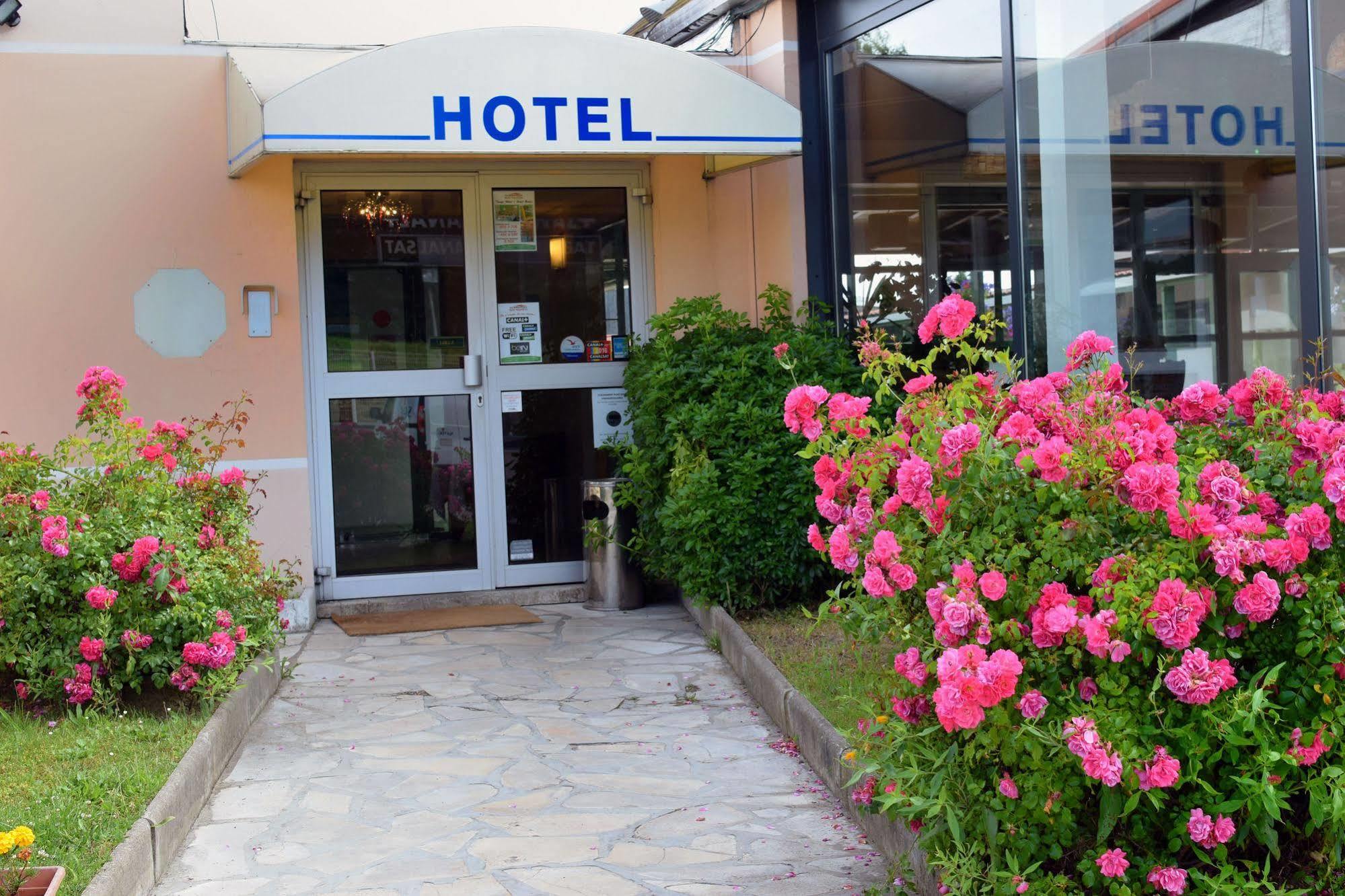 Hotel Restaurant Les Jardins D'Épône Eksteriør billede